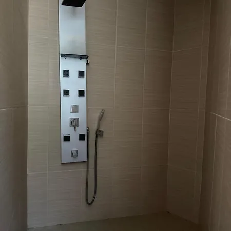 Camino A Lancha A Un Paso De La Playa De Usgo 아파트