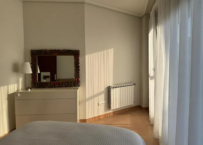 Camino A Lancha A Un Paso De La Playa De Usgo Miengo