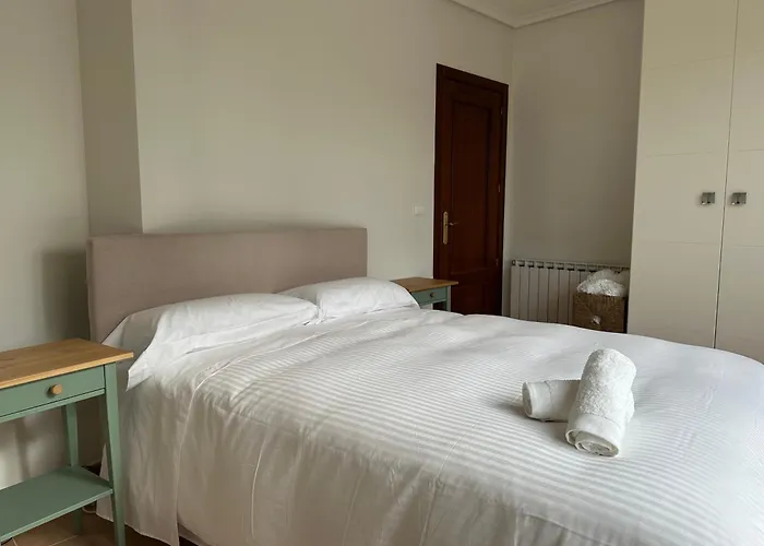 Camino A Lancha A Un Paso De La Playa De Usgo *