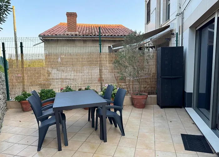 Camino A Lancha A Un Paso De La Playa De Usgo 公寓